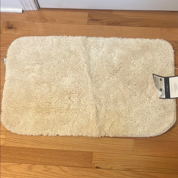 Charter Club Elite Bath Rug- NWOT - Picture 1 of 3